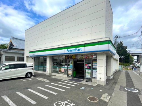 コンビニ　ファミリーマート 小田原一丁目店（コンビニ）まで447m