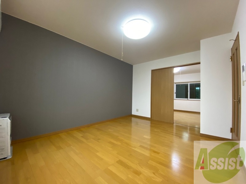 居室・リビング　明るいお部屋は気持ちよく過ごせそうですね。