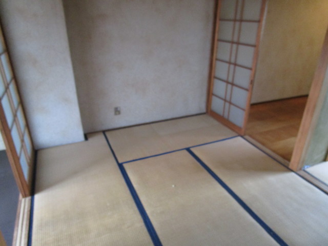道本グリーンハウスの居間写真