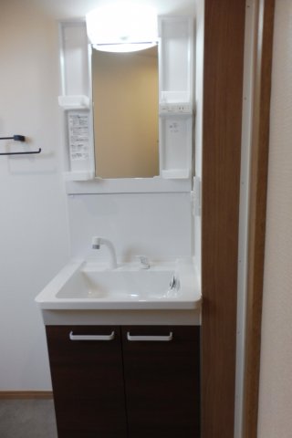 洗面設備　別部屋参考写真です