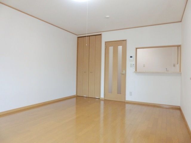 その他部屋・スペース　バルコニーからの洋室