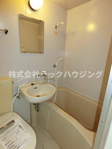 バス・シャワールーム　画像と現状が異なる場合は現状優先となります。