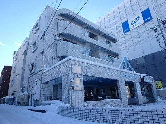 建物外観　エルミーハイツ北１２条