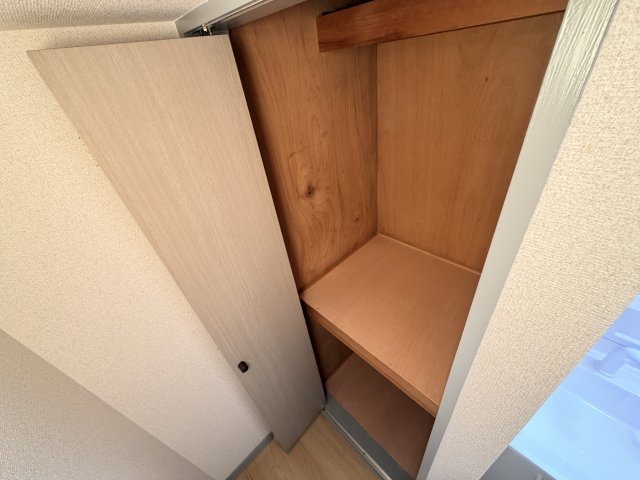 その他設備　洗面所に収納ついてます