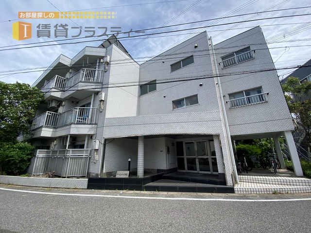 建物外観　落ち着いた環境で新生活を。