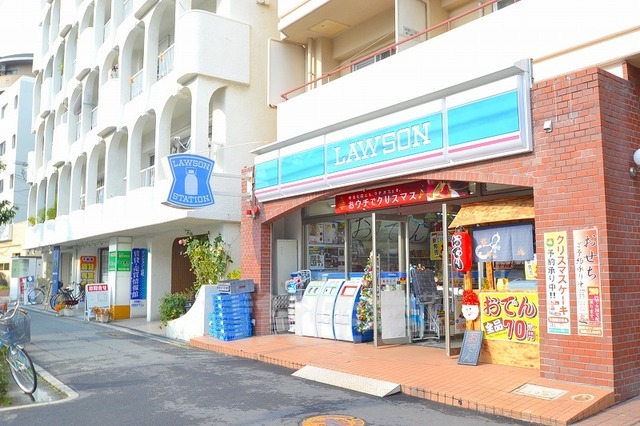 コンビニ　ローソン　東三国駅南口店（コンビニ）まで429m