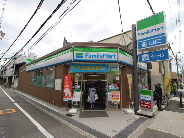 コンビニ　ファミリーマート鶴橋１丁目店（コンビニ）まで37m