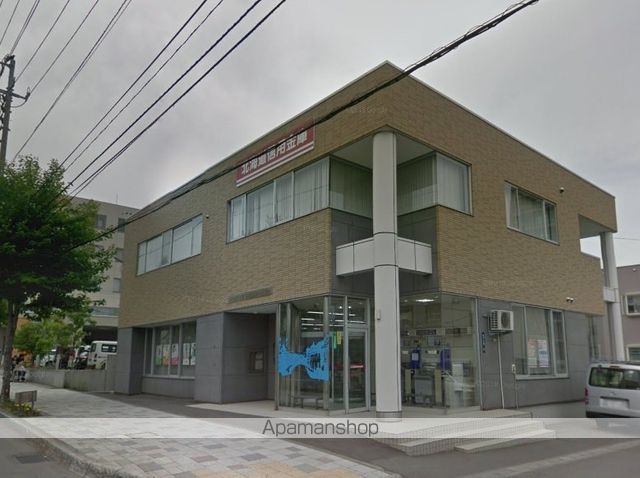 銀行　北海道信用金庫 朝里支店（銀行）まで428m