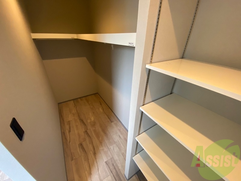 収納　寝室の収納です。部屋がすっきり片付きます。
