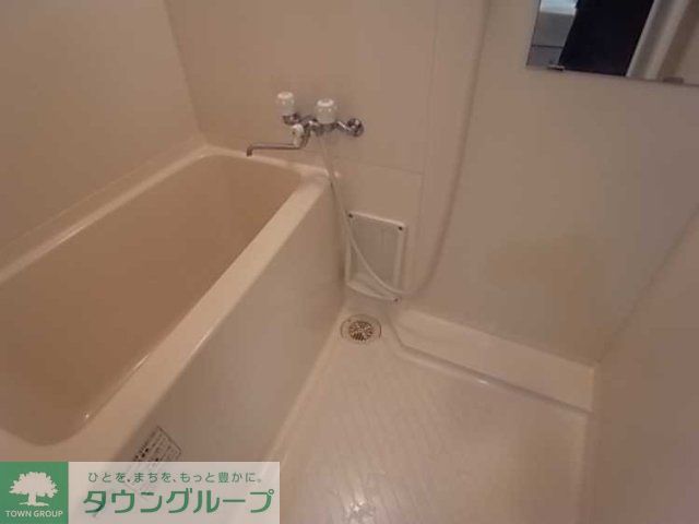 バス・シャワールーム　写真は同タイプ住戸です。