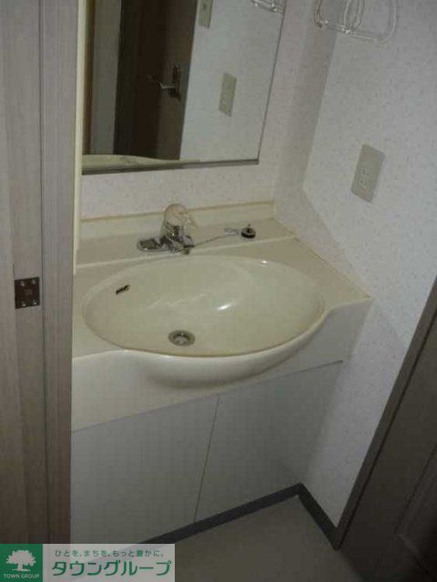 洗面設備　写真は同タイプ住戸です。