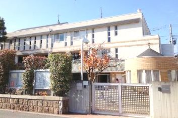 幼稚園・保育園　甲子園二葉幼稚園（幼稚園・保育園）まで273m