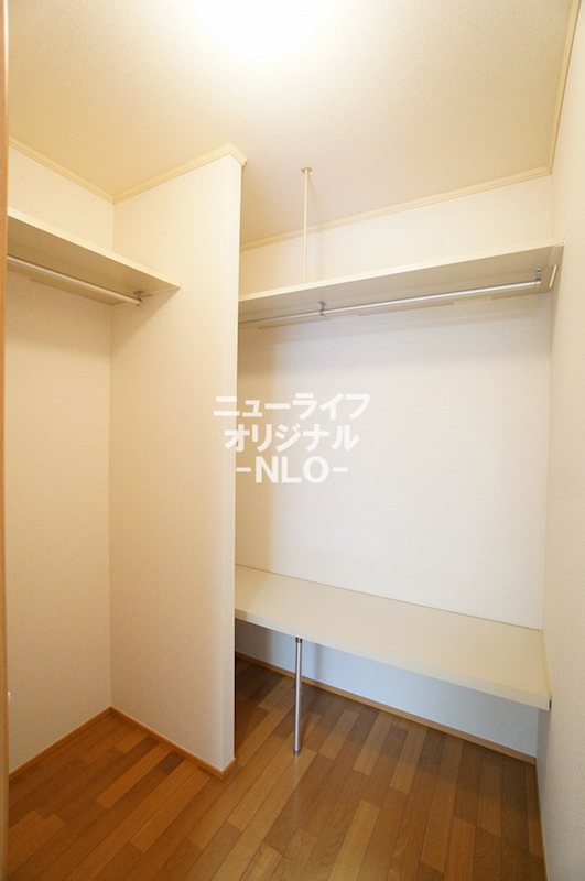 収納　大きいウォークインクローゼット