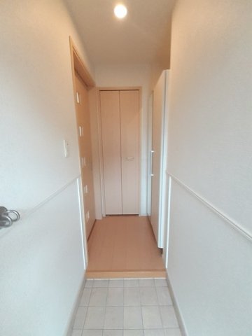 玄関　収納もある玄関です