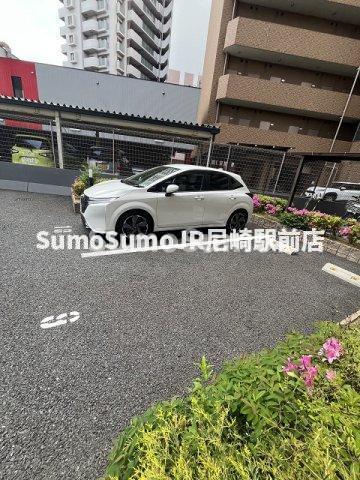 駐車場　駐車場があるので、車を買う予定の方も安心です