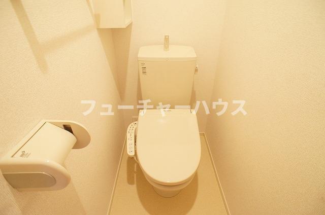 トイレ　清潔感のあるトイレです