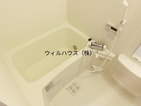 バス・シャワールーム　浴室乾燥機付きバス！