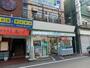コンビニ　ファミリーマート衣屋読売ランド駅前店（コンビニ）まで642m