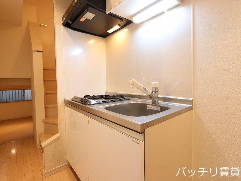 キッチン　同型タイプの為、現状を優先いたします。