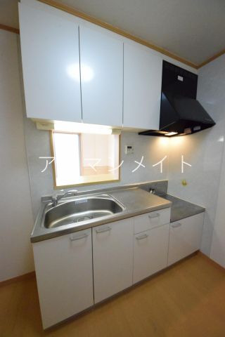 キッチン　コンパクトなキッチンで掃除もラクラク