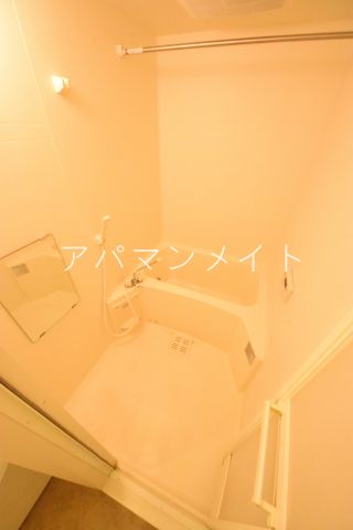 バス・シャワールーム　落ち着いた空間のお風呂です
