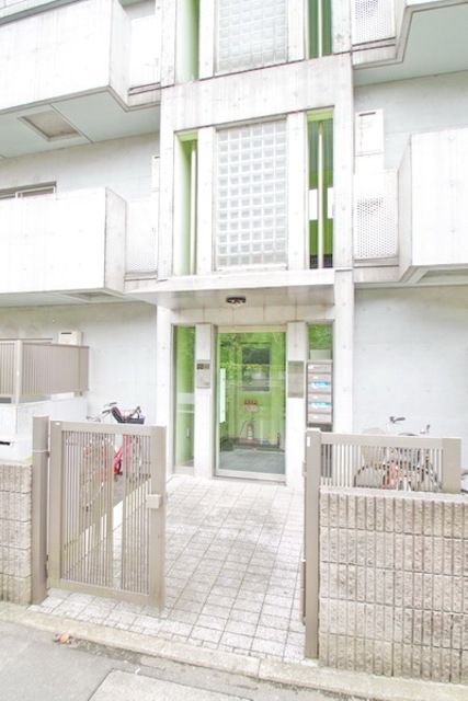 エントランス　★お部屋探しはタウンハウジング稲田堤店まで★