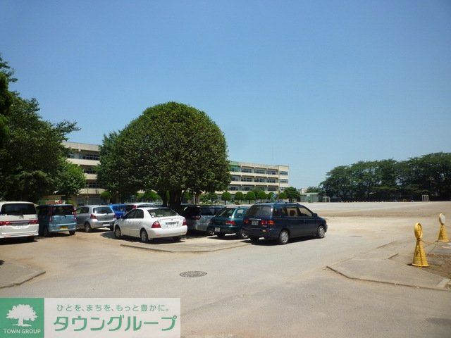 小学校　酒井根小学校（小学校）まで175m