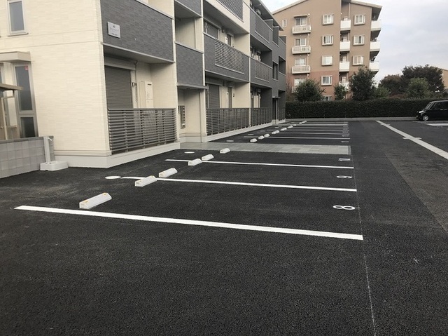 駐車場　駐車場
