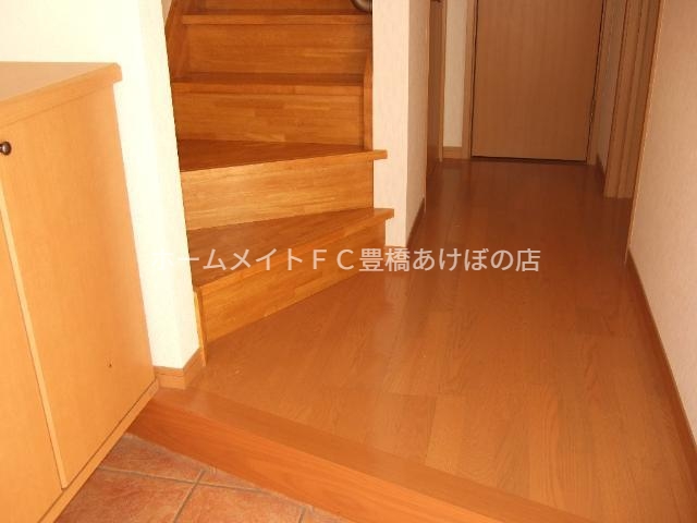 玄関　同型別部屋写真