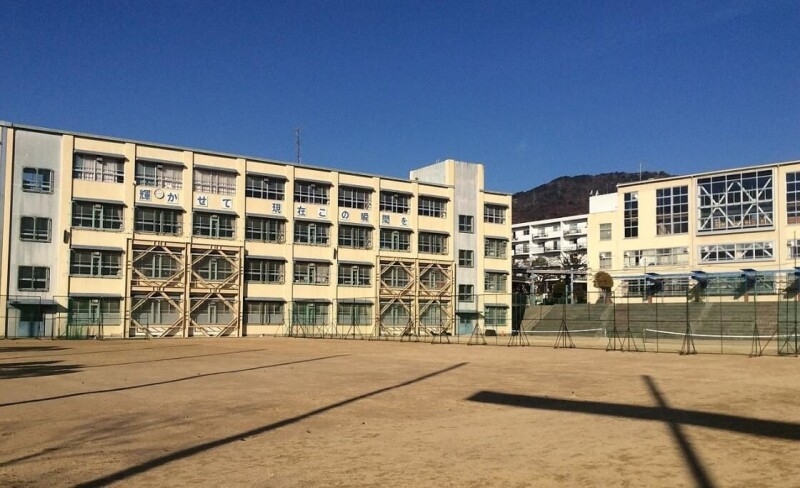 中学校　神戸市立住吉中学校（中学校）まで1967m
