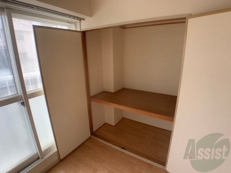 収納　寝室の収納です。部屋がすっきり片付きます。