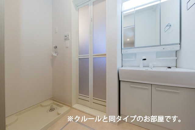洗面設備　コンパクトで使いやすい洗面所