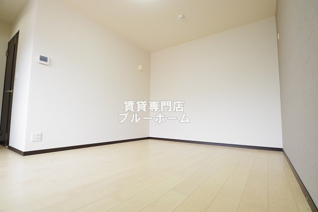 その他　別角度からの洋室です！