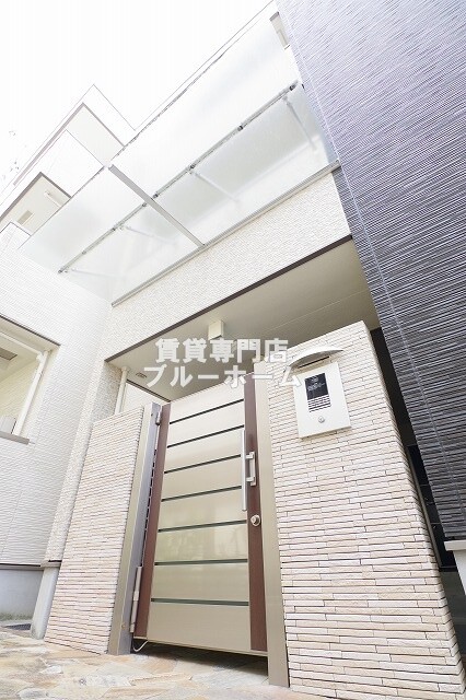 建物外観　木造3階建ての物件！