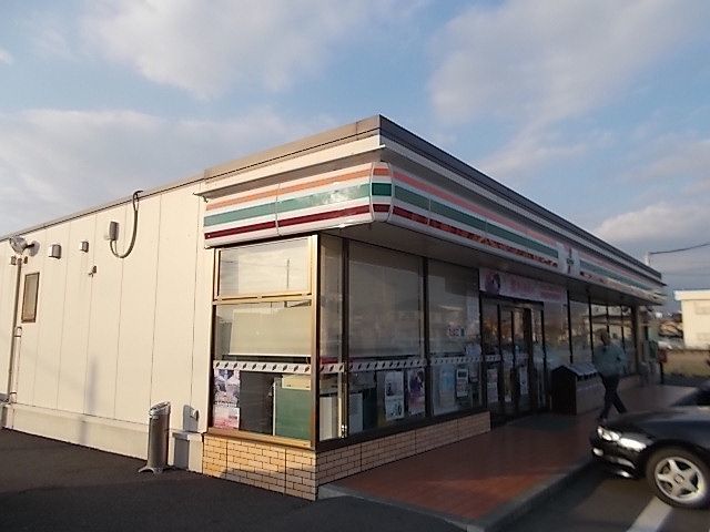 コンビニ　セブンイレブン　富士津田町店（コンビニ）まで1000m