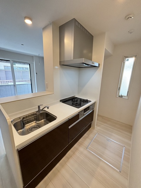 キッチン　別部屋参考写真です