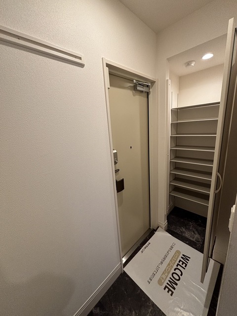玄関　別部屋参考写真です