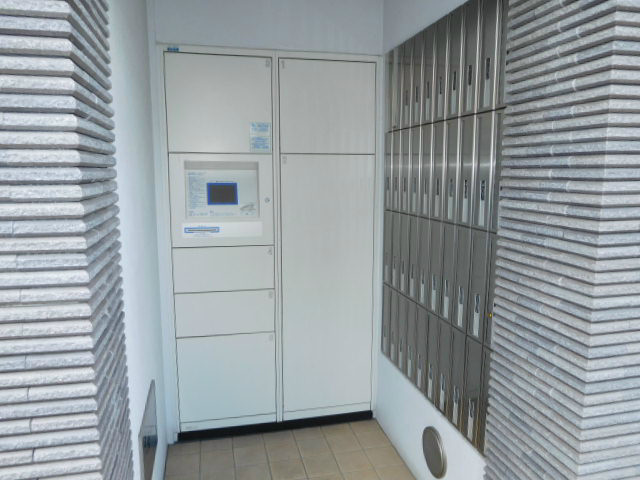 ロビー　宅配BOX