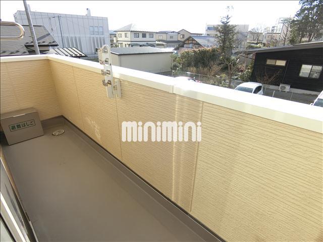 バルコニー　２階のお部屋で洗濯物もたくさん干せます。