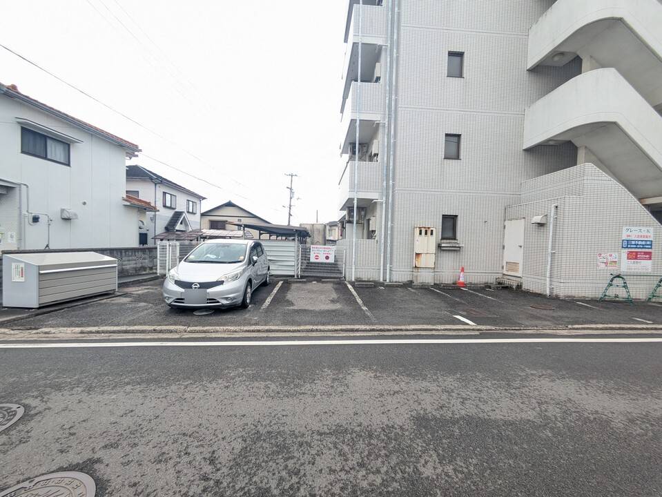駐車場　駐車場