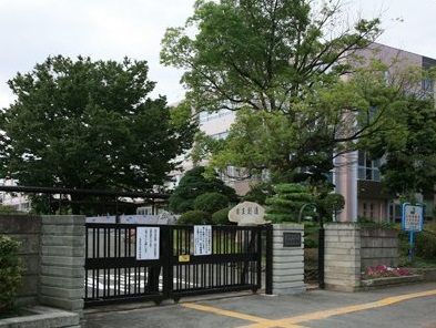 中学校　北本市立北本中学校（中学校）まで468m