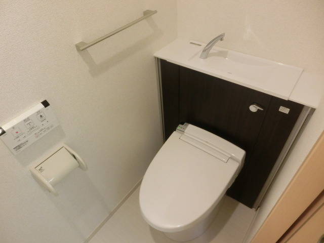 トイレ　これは居心地良すぎて長居してしまいます。