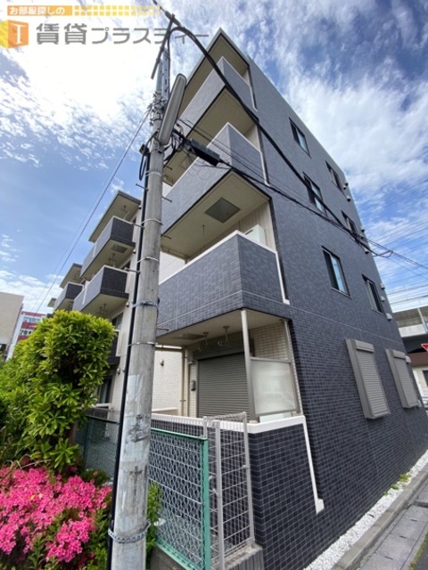 建物外観　青空とマッチする綺麗な外観。