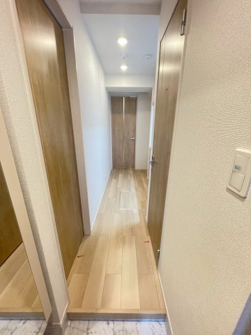 玄関　※同タイプの写真となります。