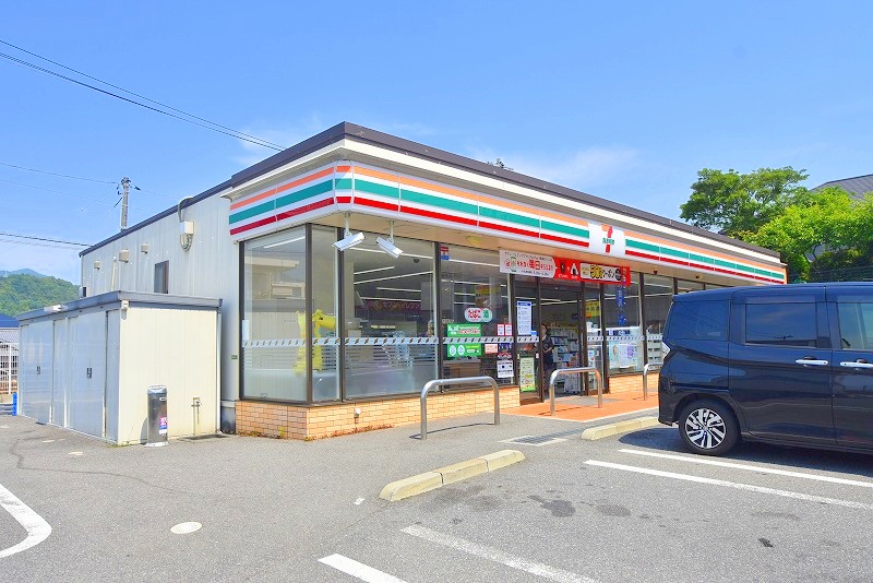 コンビニ　セブンイレブン広島八幡東4丁目店（コンビニ）まで472m
