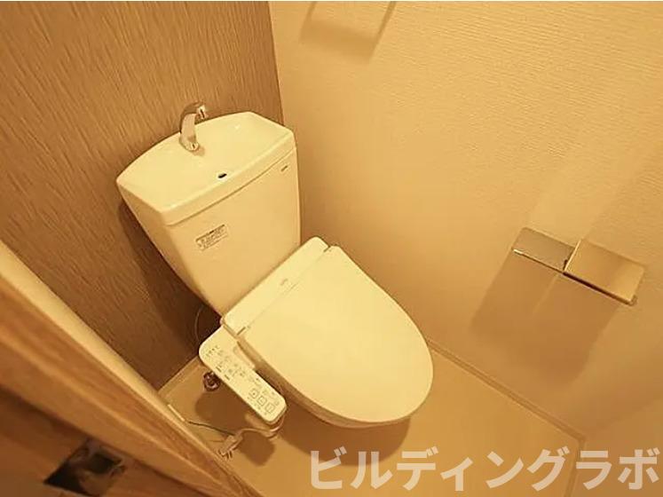 トイレ　別号室参考画像です。