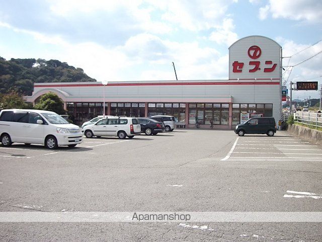 スーパー　（株）セブン／八万店（スーパー）まで2039m