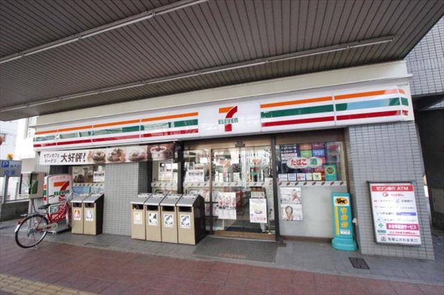 コンビニ　セブンイレブン（コンビニ）まで356m