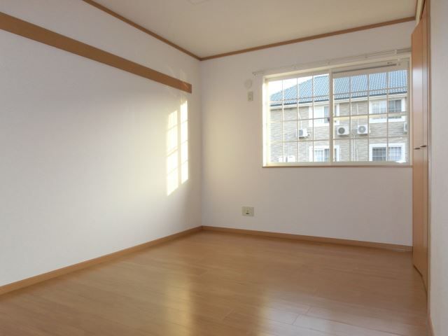 その他部屋・スペース　南向きの明るい室内空間。