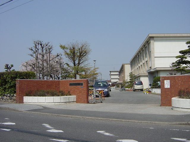 小学校　市立貴船小学校（小学校）まで370m